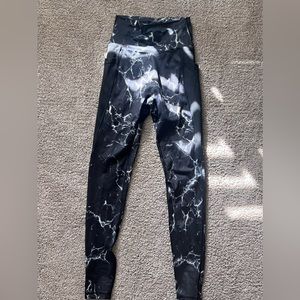 Buffbunny Marbled pocket leggings. Extra Small.